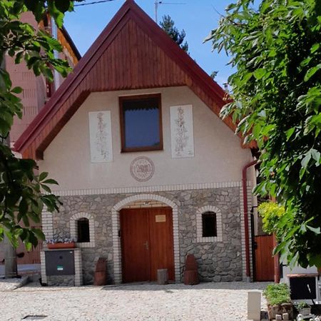 Ubytovani Na Sklepe U Prochazku Pouzdrany Exteriör bild