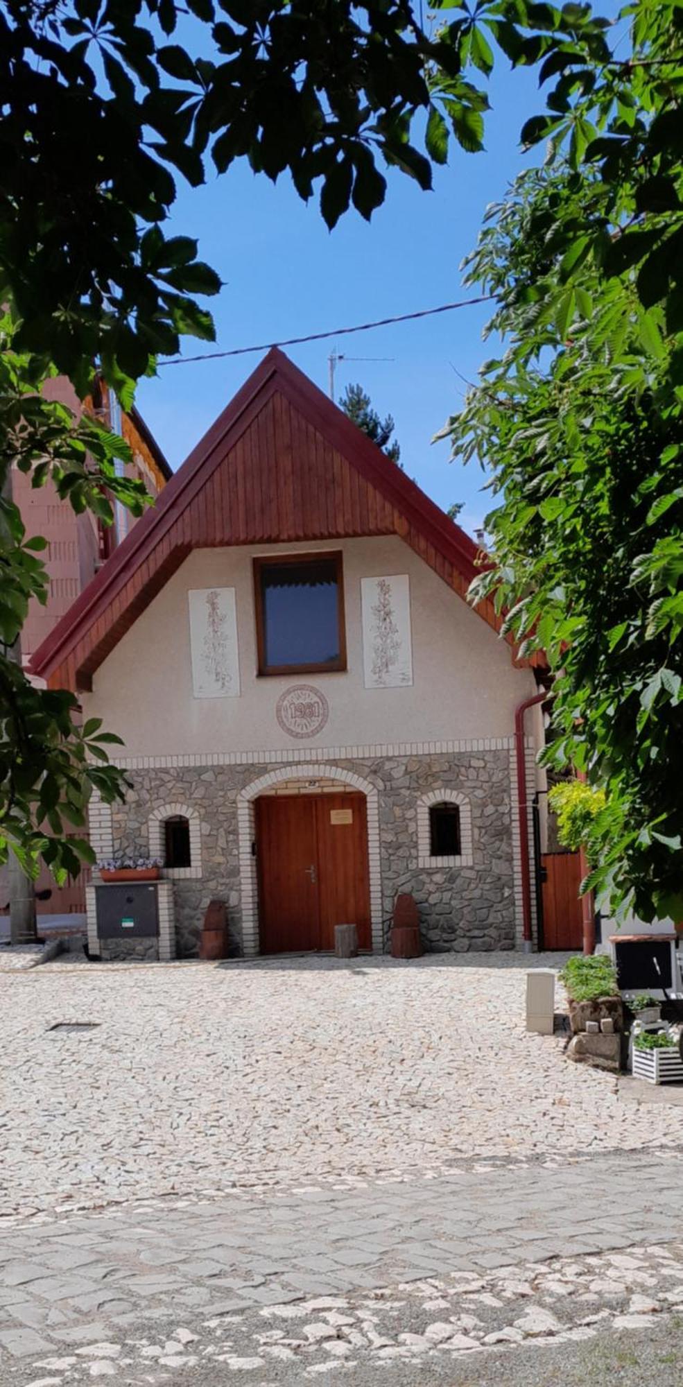 Ubytovani Na Sklepe U Prochazku Pouzdrany Exteriör bild
